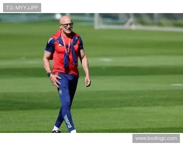 世体:西甲已批准巴萨引进什琴斯尼顶替重伤的特尔施特根 世体:西甲已批准巴萨引进什琴斯尼顶替重伤的特尔施特根